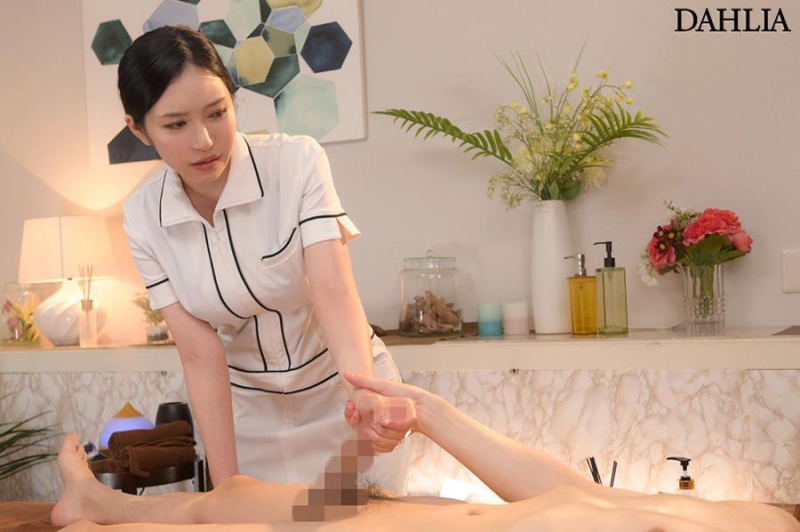 DLDSS-311 screenshot 2 Yuko Ono, a married esthetician who kept having NTR over and over again with her ex-boyfriend who was a scumbag but had the best body chemistry when they met again at her home salon.