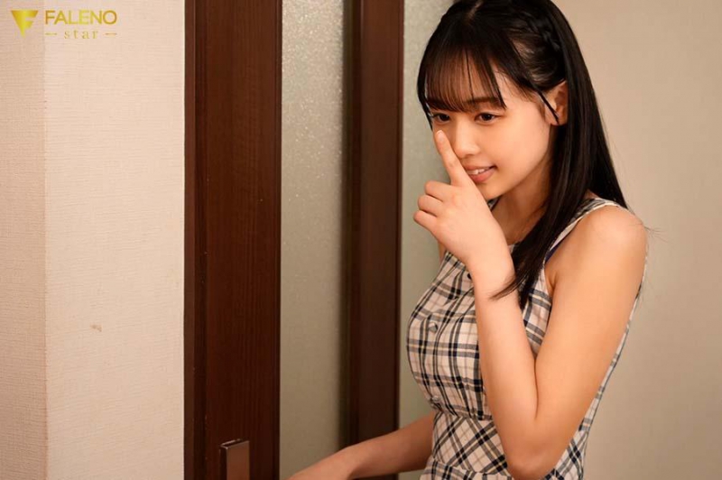 FSDSS-729 screenshot 3 I'm so virgin that I'm about to get dumped, so I continue practicing sex with my childhood friend by inserting 3cm through the cloth...Ami Tokita